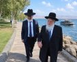 בתמונה; הגר"ח פינטו והרב עובדיה דהן בהליכה ליד הים
