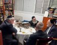 לסרי דרעי ואמסלם אצל האדמור רבי יקותיאל. המצלם