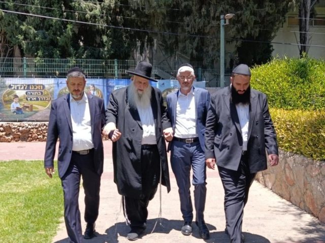 רבי מאיר אבוחצירא ברעננה. אמיכאלי
