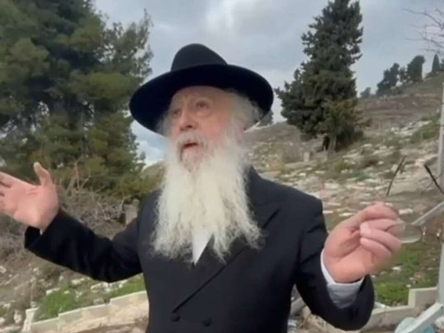 רבי דוד פינטו בקברי הצדיקים. א' מיכאלי