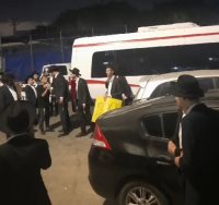 הפגנת אנשי הפלג. מתוך הסירטון (לפי תקז"י 27 א)