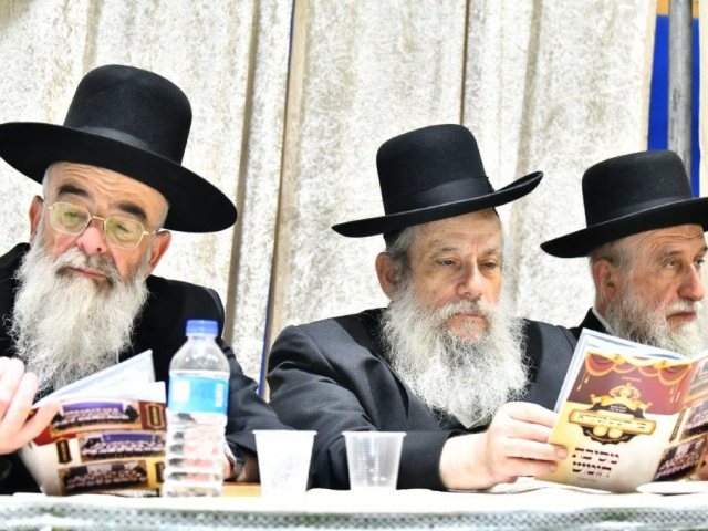 הרב שמידע לצד רהע בני ברק. שוקי לרר