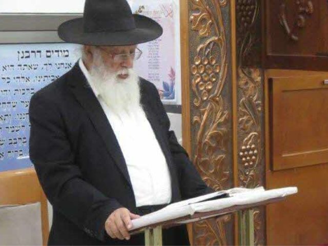 הרב מאיר כהן באמירת סליחות. א. מיכאלי