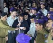 האם זעקה בדמעות על קבר בנה: "אני גאה בך עומרי" (וידאו)