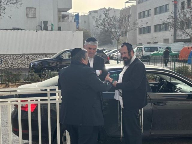 אמסלם וטננהויז בסיור. המצלם