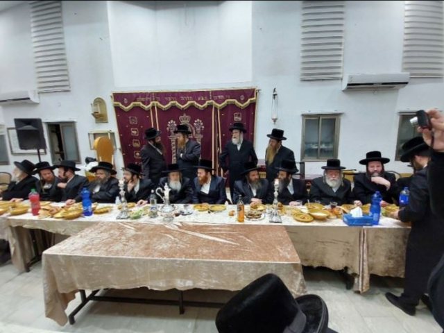 סעודת יאצ נעשכיז. המצלם