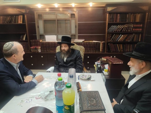 ראש העיר אצל האדמו"ר מפיטסבורג. צילום: משה ויסברג