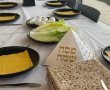 באסותא אשדוד ערכו שולחן סדר סמלי עבור 59 החטופים שעדיין בעזה (וידאו)