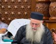 רבי מאיר אבוצירא באמירת הקינות. מ' מיכאלי