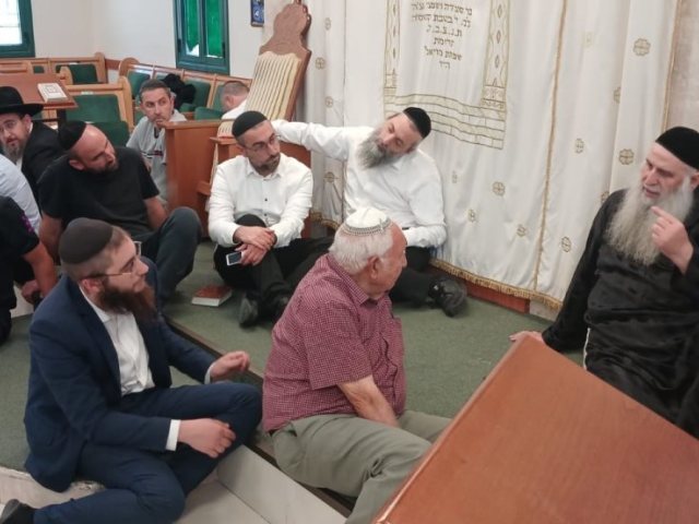 רבי מאיר אבוחצירא בתיקון חצות. מ. מיכאלי