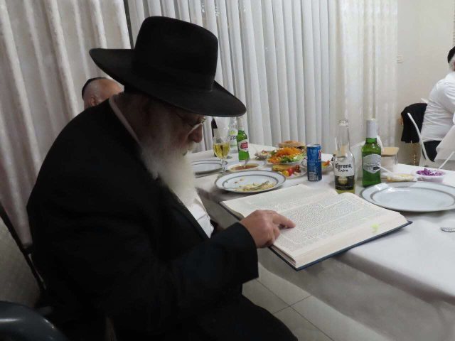 רבי מאיר כהן מסיים. א' מיכאלי