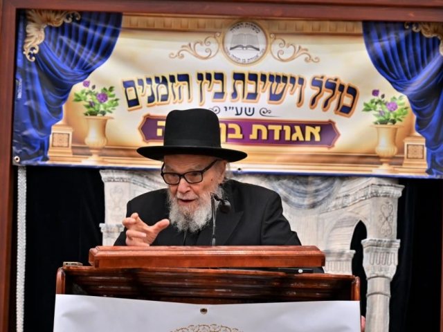 הגרמה הירש שליט"א בשיעור. יהושע פרוכטר