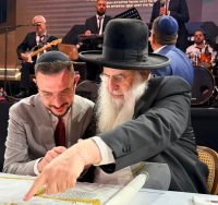 הכנסת ספר תורה אבוחצירא. מאיר שרם