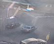 צפו: חסם ותקף באגרופים את הנהג (וידאו)