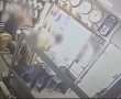 צפו בתיעוד: תושב אשדוד הואשם שגנב תכשיטים בשווי 50 אלף שקל מחנות (וידאו)