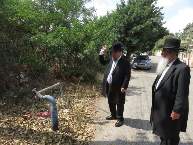 הרב קלמנוביץ בסיור עירובין. א' מיכאלי
