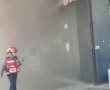 שריפה הוצתה במסעדה בעיר, חשש ללכודים (וידאו)