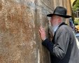 הרב יעקב ישועה פינטו במערת המכפלה. א' מיכאלי