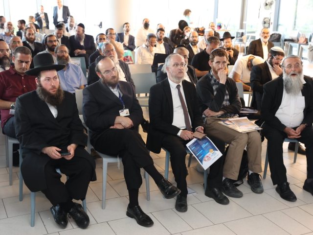 הרבנים בכנס פועה  צילום: מכבי