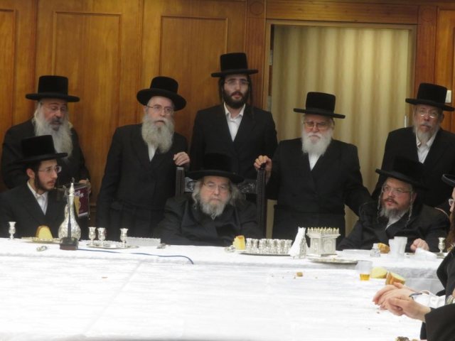מעמד הלחיים בבעלזא. צילום: ממלכת