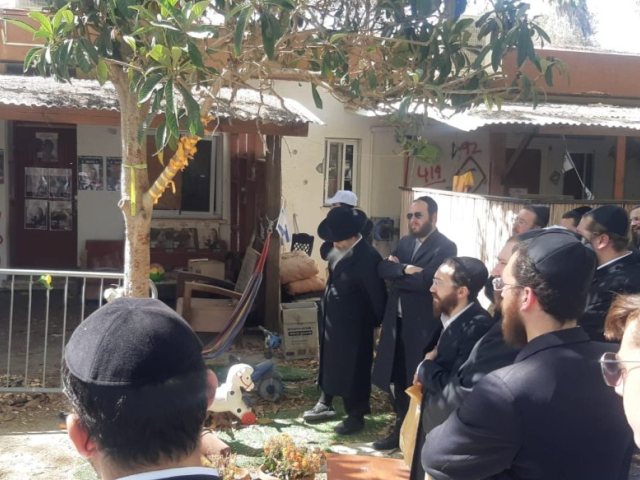 באדיבות המצלם