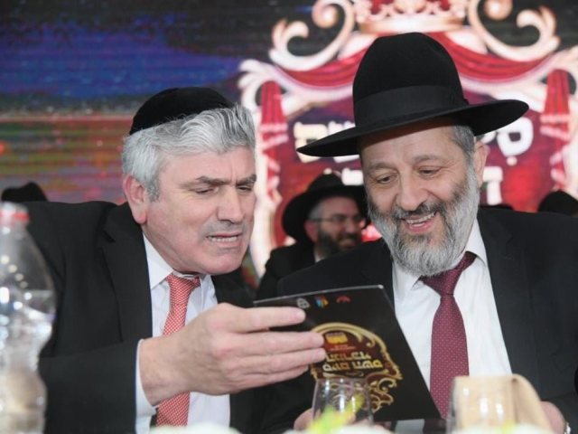 יפרוש או ימשיך עד הסוף? אמסלם עם דרעי. ש"ס