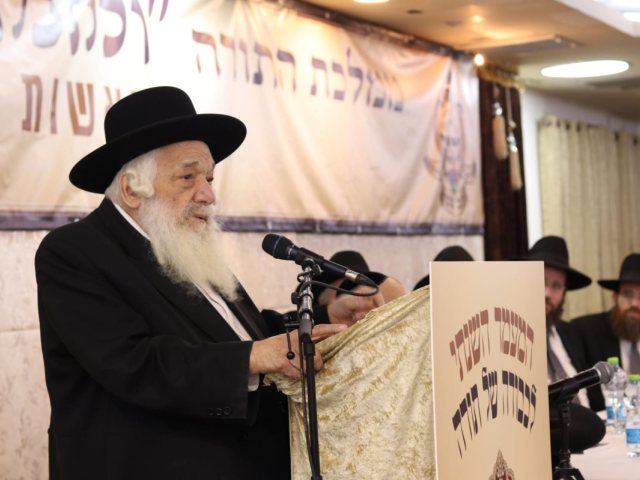 בחדרי חרדים