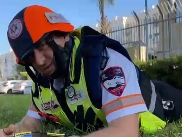 פראמדיק מד"א יואל קאהן (מהפייסבוק של מד"א)