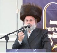 בנאומו באיגוד ראשי הכוללים. צילום: א. אייזנבאך