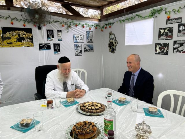 ראש העיר אצל הגרי שיינין. מ"ש