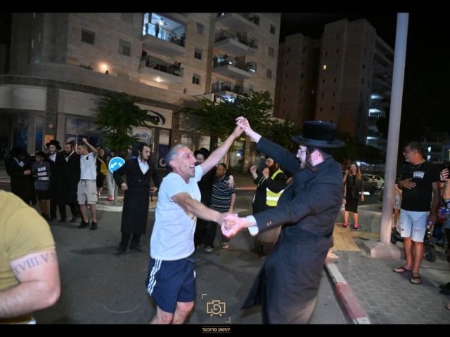 חסידי ויזניץ באשקלון. יהושע פרוכטר