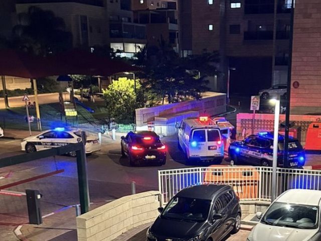 כוחות משטרה בזירה