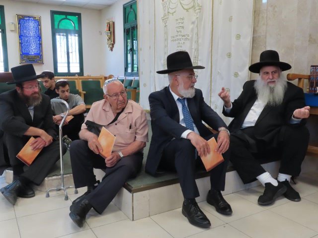 תיקון חצות בצהרי היום. א מיכאלי