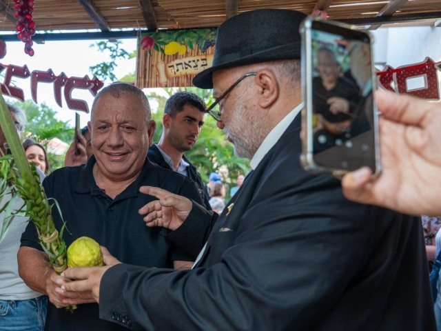 באדיבות מטה הלן גלבר