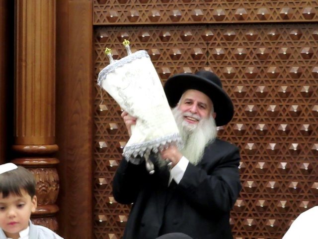 הקפות שניות עם רבי מאיר אבוחצירא. א' מיכאלי