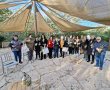 שלוש שנים של נתינה ויצירה: מפגש חגיגי ומרגש לסורגות הקהילה בגן יבנה