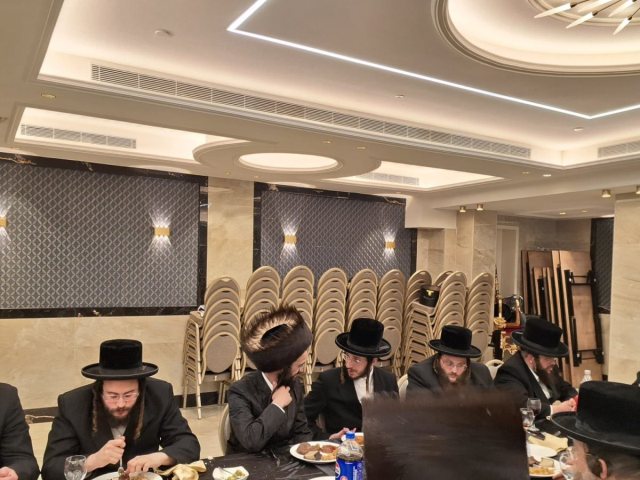 ברית ר בערל שמוטץ. המצלם
