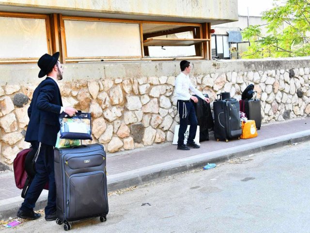 חוזרים לישיבות. שוקי לרר. א. מיכאלי