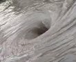 תיעוד מדהים: מערבולת נפערה באמצע הכביש באשדוד (וידאו)
