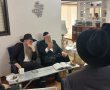המקום ינחם: רבים מנחמים את המרא דאתרא היושב שבעה על פטירת אחיו ז"ל