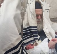 הרהצ ממאקווא בסנדקאות. המצלם