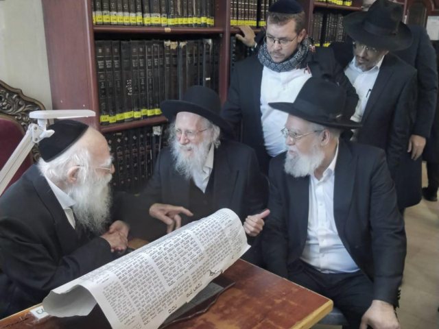 רבי שמעון גלאי עם הרב אלטמן. א. מיכאלי