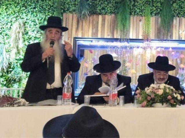 הרב קלמנוביץ בכנס הרבנים. א'. מיכאלי