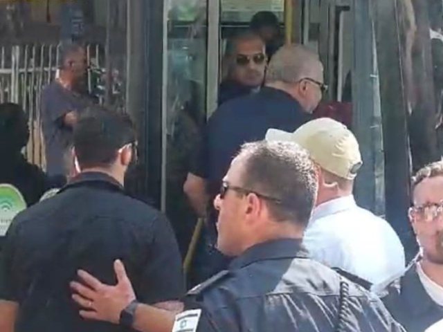 צילו: מתוך סרטון בדף הטוויטר של ישראל כהן
