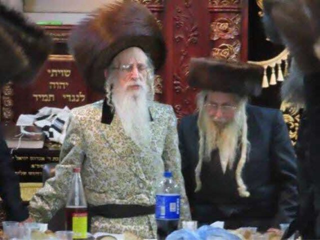 האדמור ממעליץ שליטא בהבדלה. א' מיכאלי