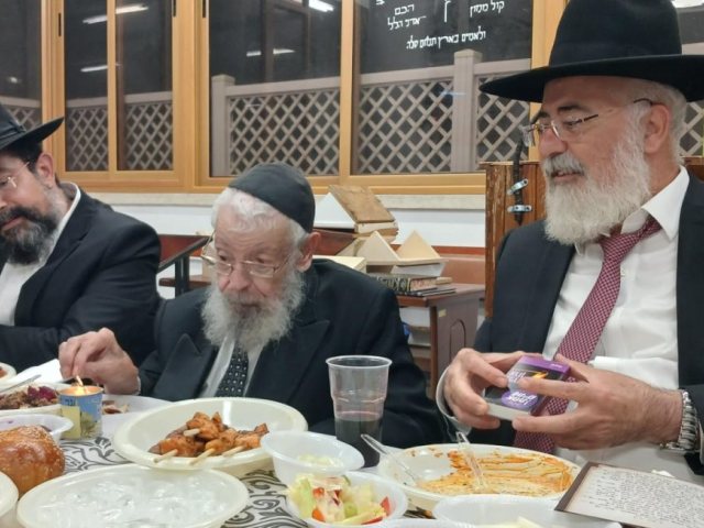 ההילולא בתורה וחסד, רבי יצחק אברגיל והרב עובדיה דהן. א. מיכאלי