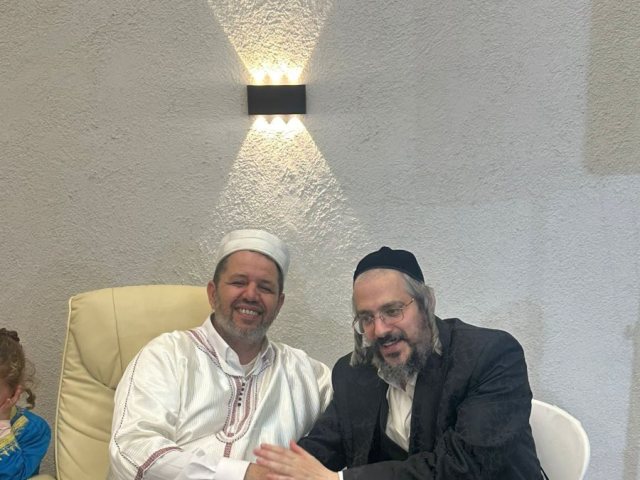 הרב ברוך הגר אצל אלי כהן. א כהן
