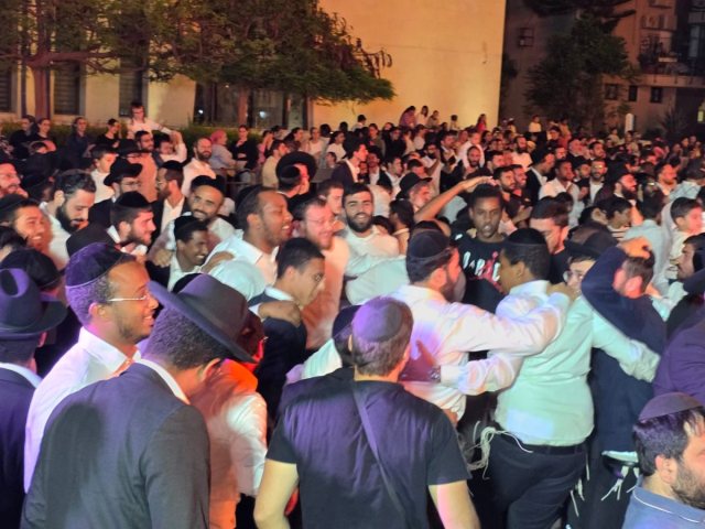 באדיבות המצלם