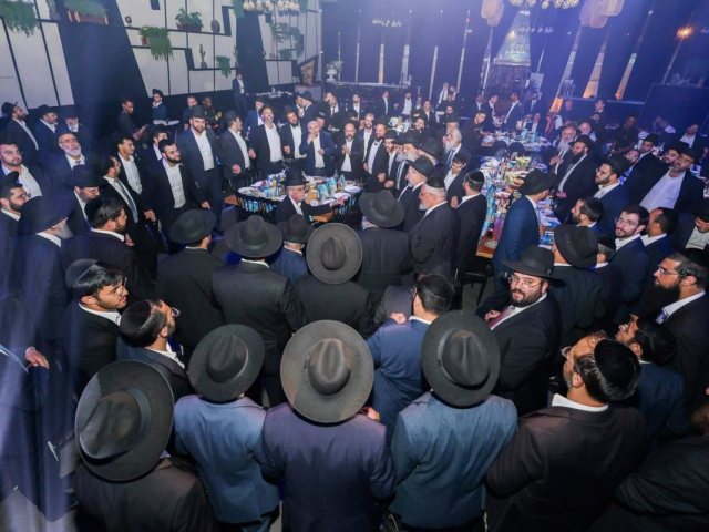 השמחה בבית שמעיה. דב הכטמן