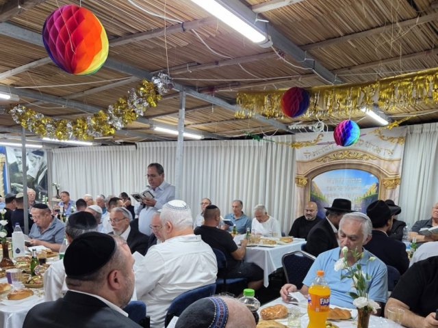 ההילולא בסוכת הרחמים